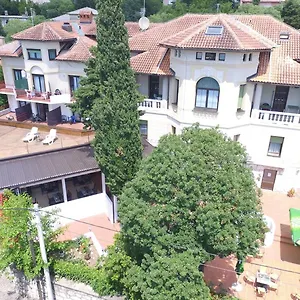Ruža Novi Vinodolski