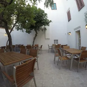Neho krevet i doručak
